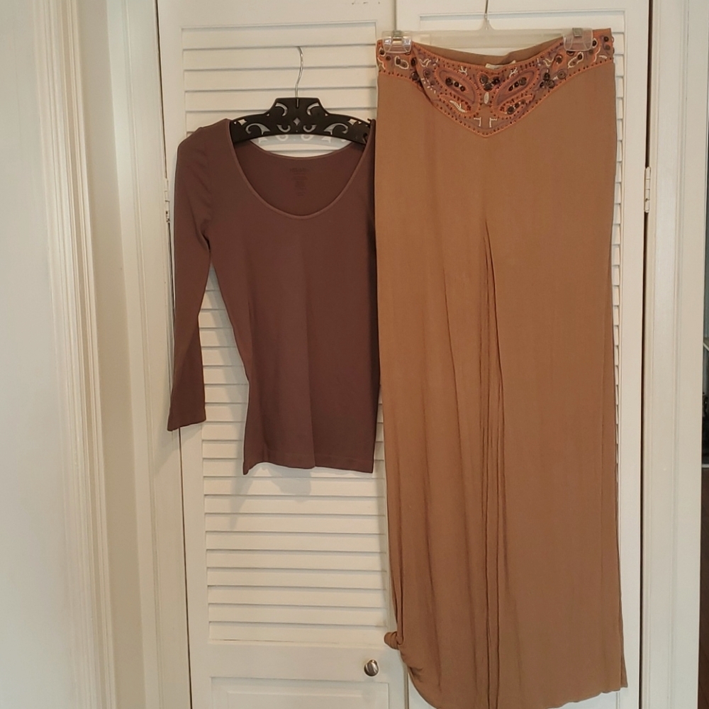 OUTFIT. 2 PIECES. FLOWY PANT AND LONG SLEEVE